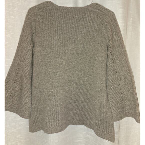 Carlisle Collection 100% Cashmere Sweater Bell Sleeves Size M - Picture 2 of 4